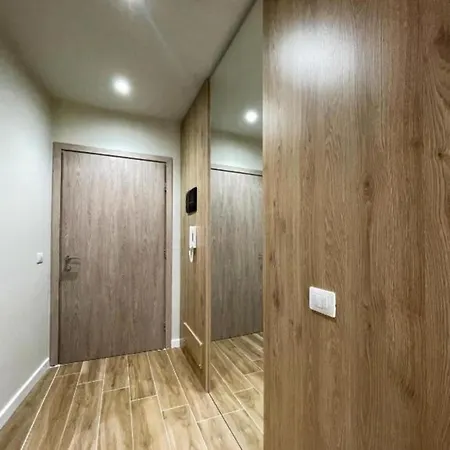 Flori Apartment *