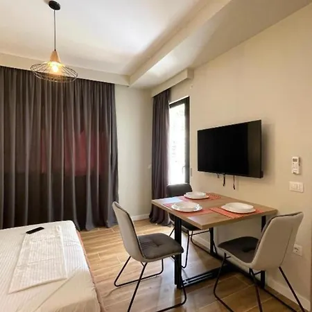Apartment Flori *