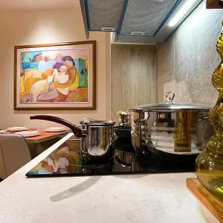 Flori Apartment *