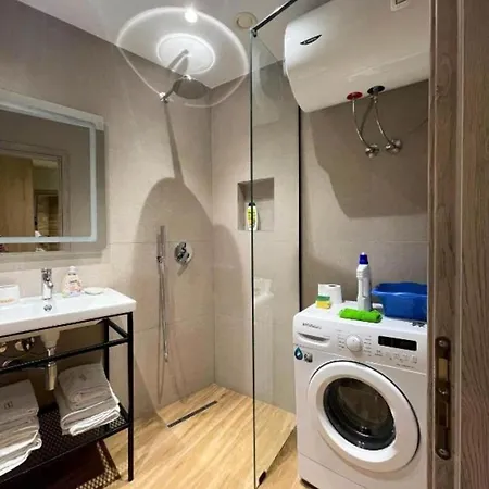 Flori Apartment